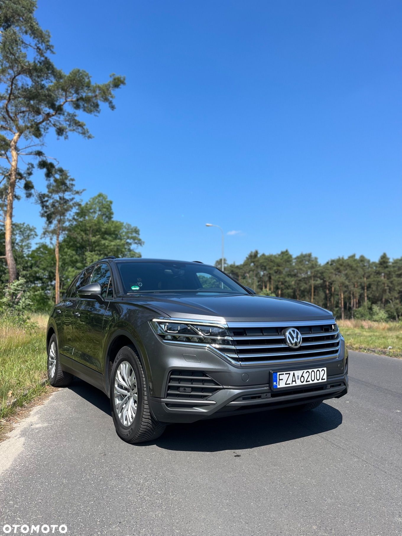 Volkswagen Touareg - 1