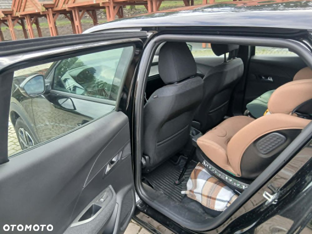 Peugeot 2008 Hybrid 136 e-DSC Style - 6