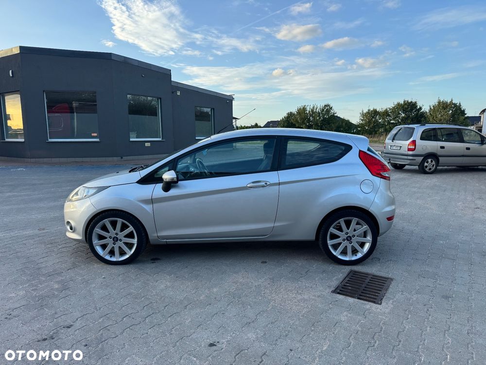 Ford Fiesta 1.6 TDCi DPF Trend - 11