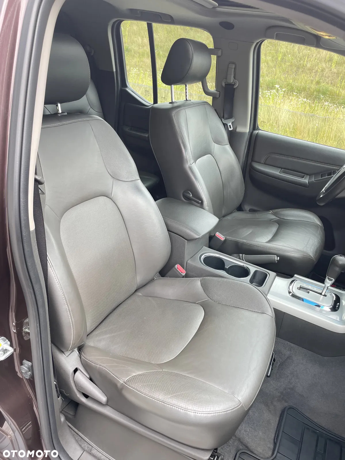 Nissan Navara 2.5 D Platinum Long - 32
