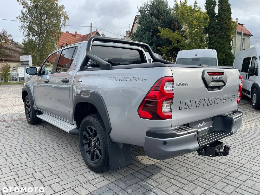 Toyota Hilux 2.8 D-4D Double Cab Invincible 4x4 - 8