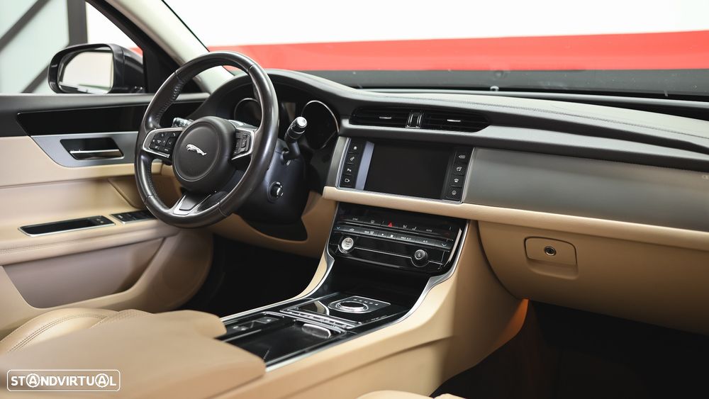 Jaguar XF Sportbrake 2.0 D Portfolio AWD Aut. - 28