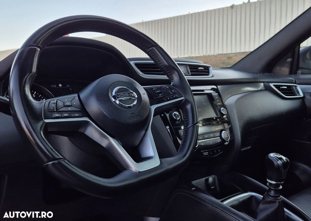 Nissan Qashqai 1.3 DIG-T TEKNA - 24