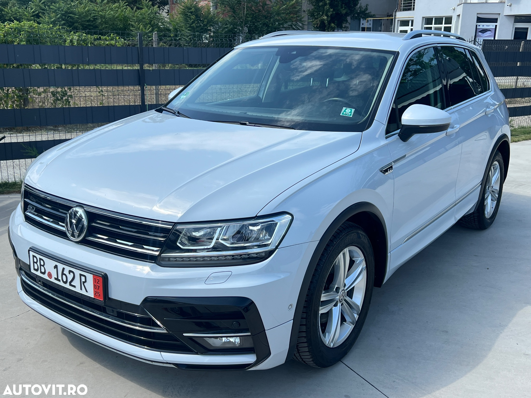 Volkswagen Tiguan 2.0 TDI SCR R-Line - 3
