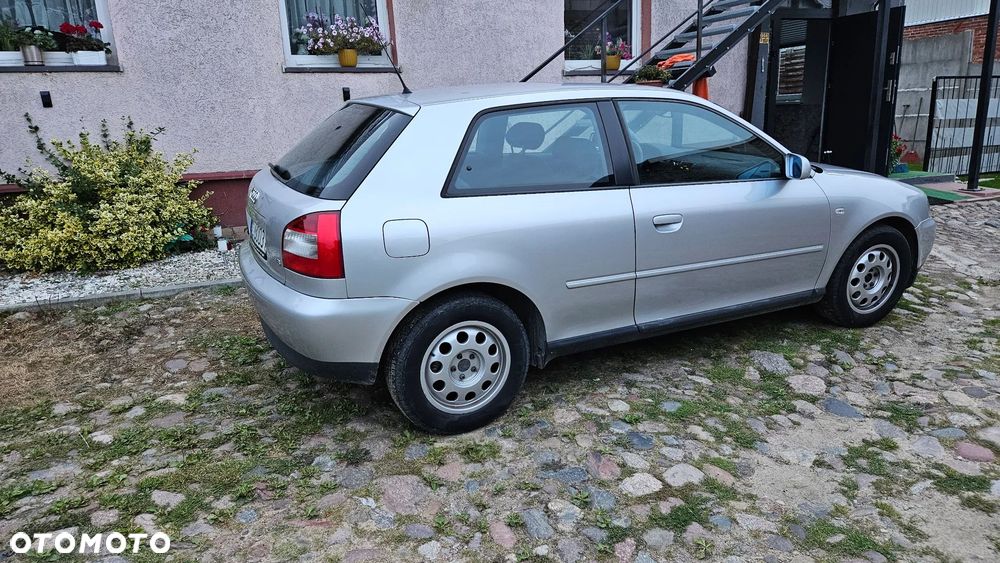 Audi A3 3-drzwiowe 1.6 Ambiente - 2