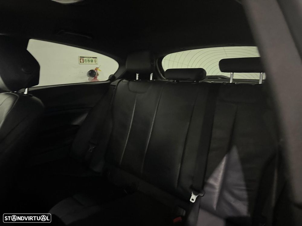 BMW 125 d Pack M - 12