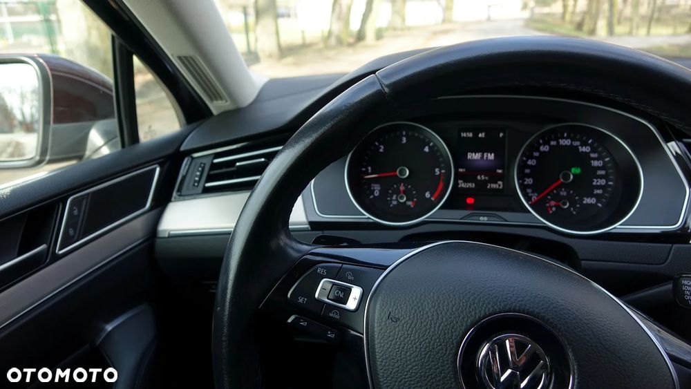 Volkswagen Passat 2.0 TDI (BlueMotion Technology) DSG Highline - 17