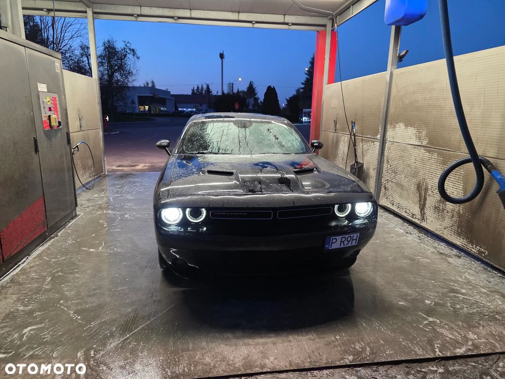 Dodge Challenger - 27