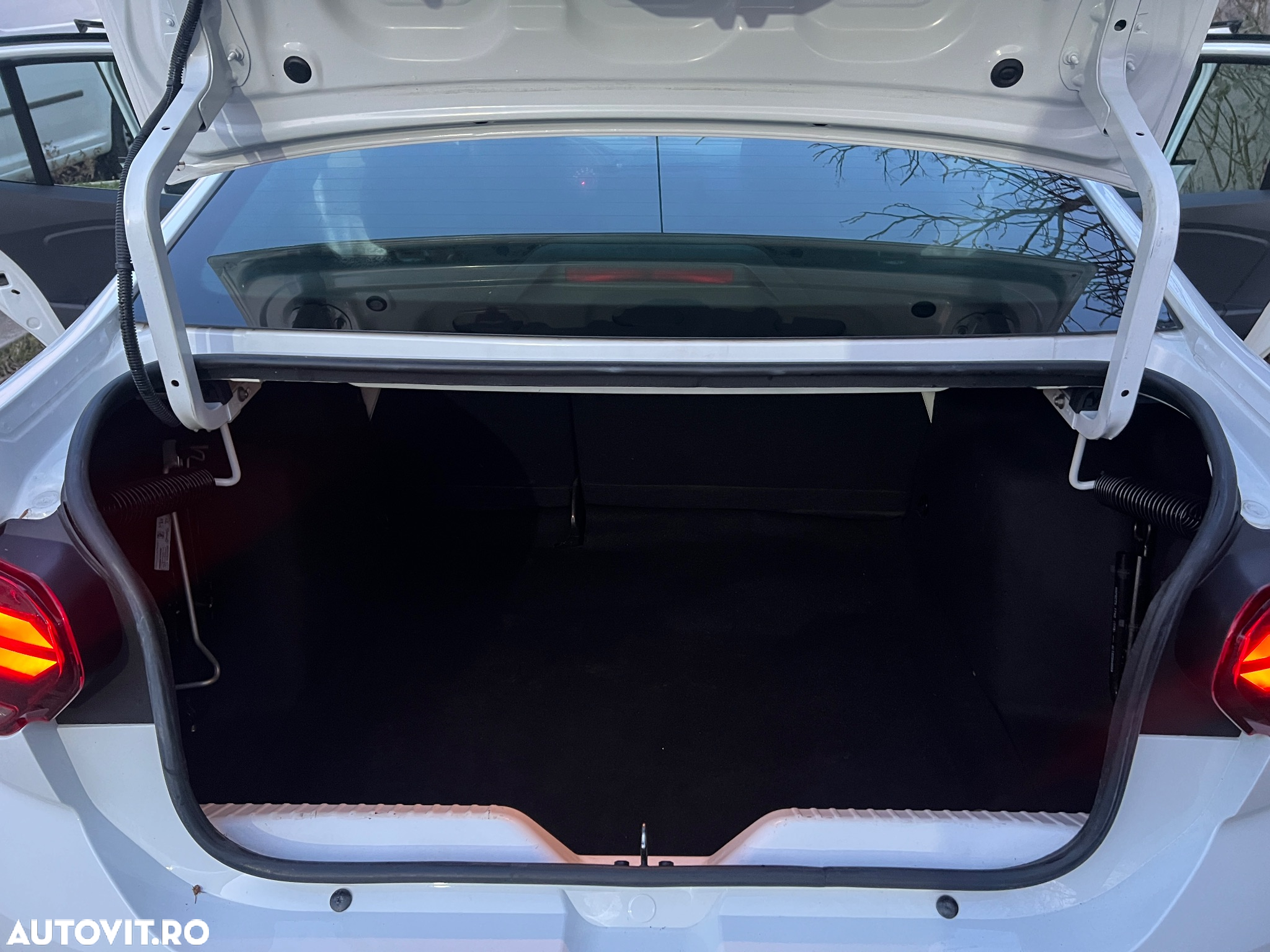 Dacia Logan TCe 90 MT6 Comfort - 7