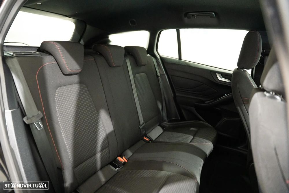 Ford Focus SW 1.0 EcoBoost MHEV ST-Line - 27