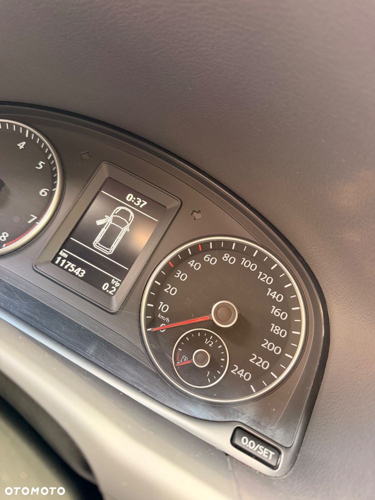 Volkswagen Touran - 17