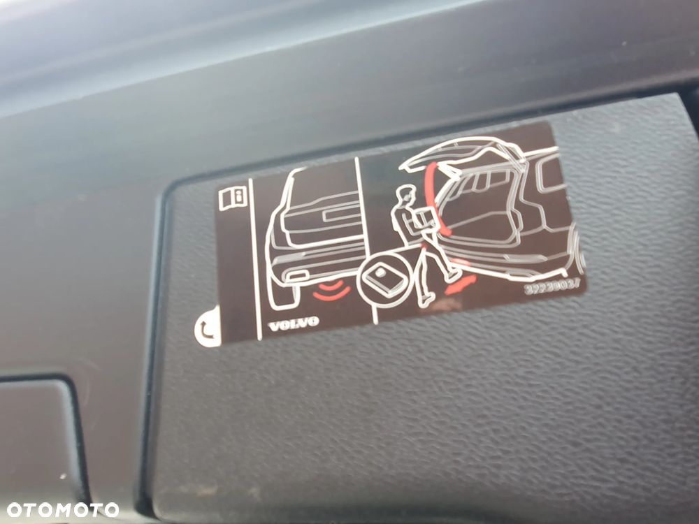 Volvo XC 60 B4 B Geartronic Momentum Pro - 28