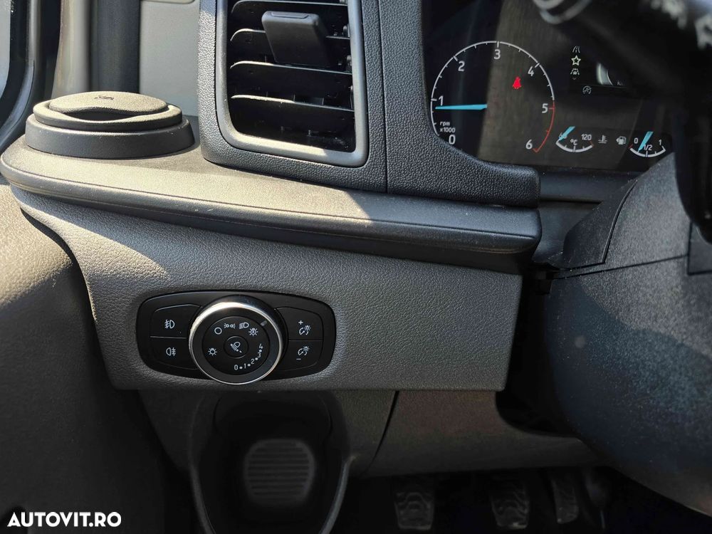 Ford Transit Custom - 11