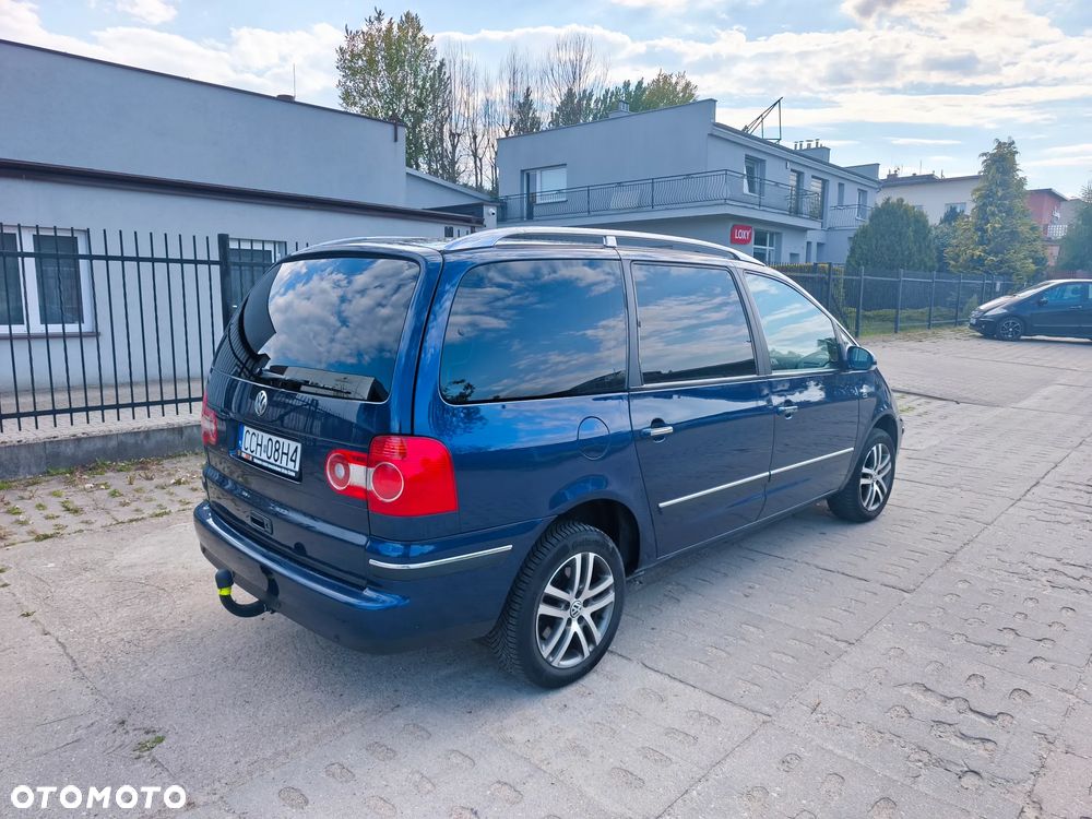 Volkswagen Sharan 1.8T Highline - 3