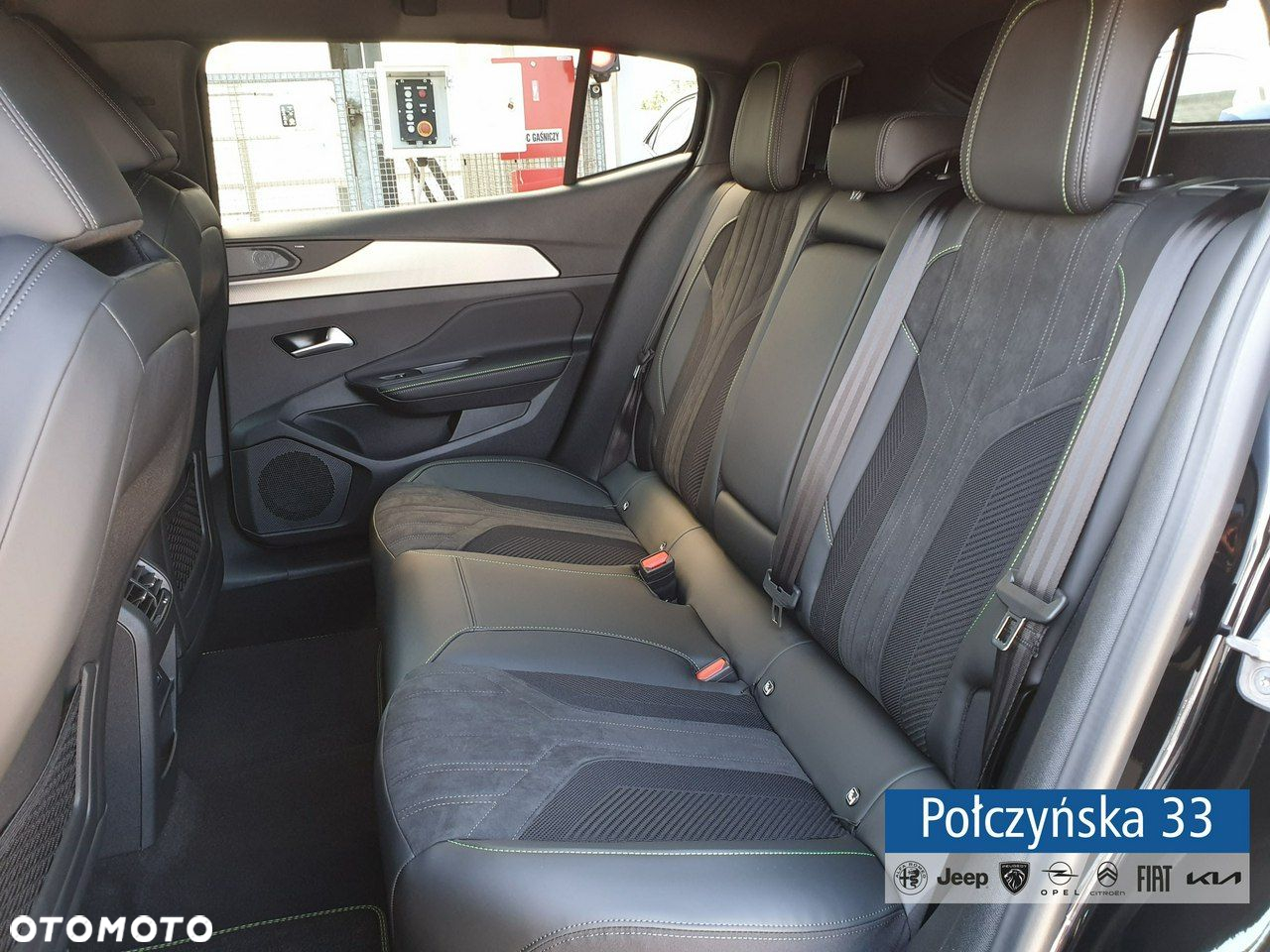 Peugeot 408 - 25