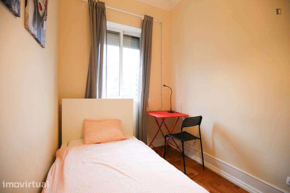Quarto - localizado em Alameda Lisbon - Grande imagem: 3/40