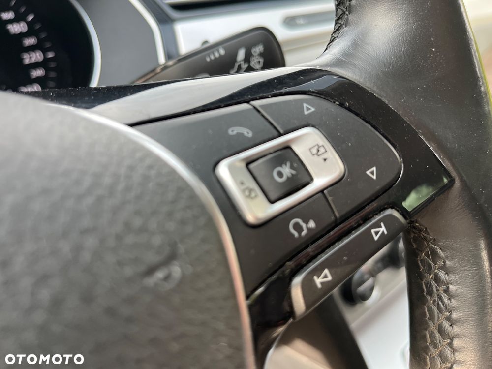 Volkswagen Passat - 24