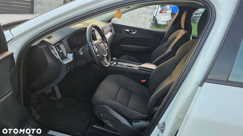 Volvo XC 60 B4 D AWD Momentum - 17
