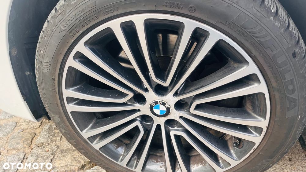 BMW Seria 5 518d - 22