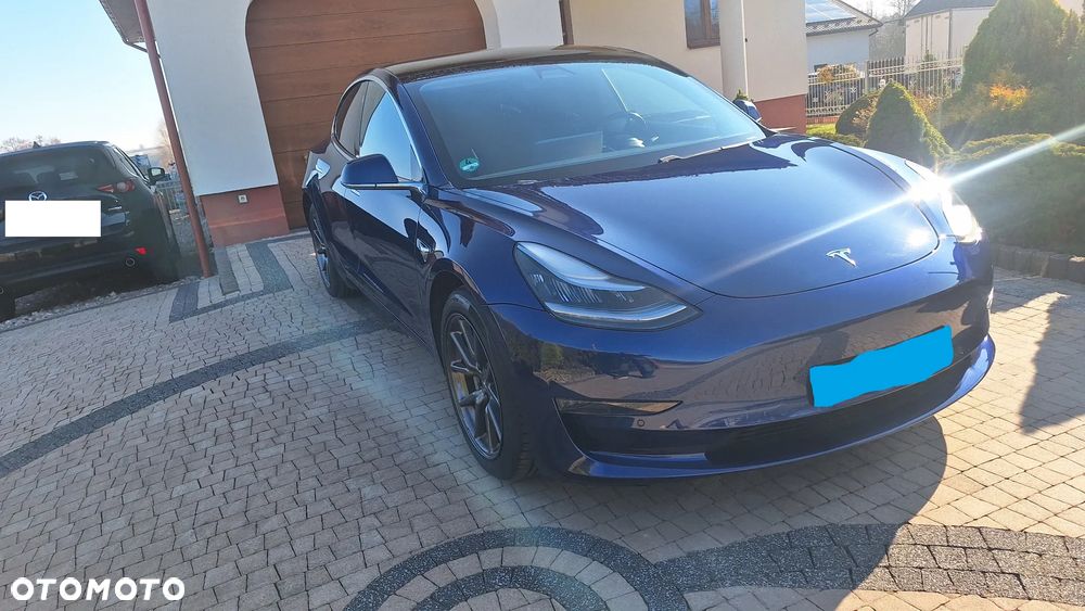 Tesla Model 3 - 3