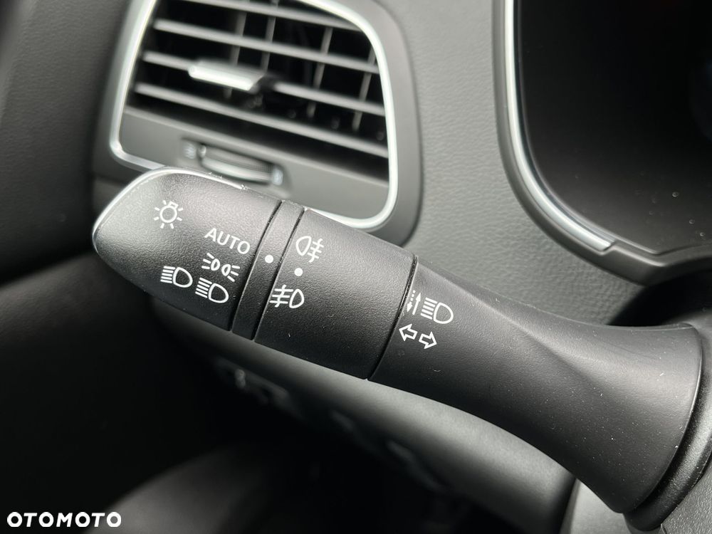 Renault Megane 1.3 TCe FAP Techno EDC - 21