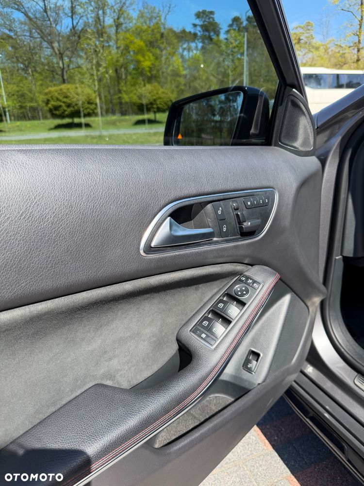 Mercedes-Benz GLA 250 4-Matic - 15