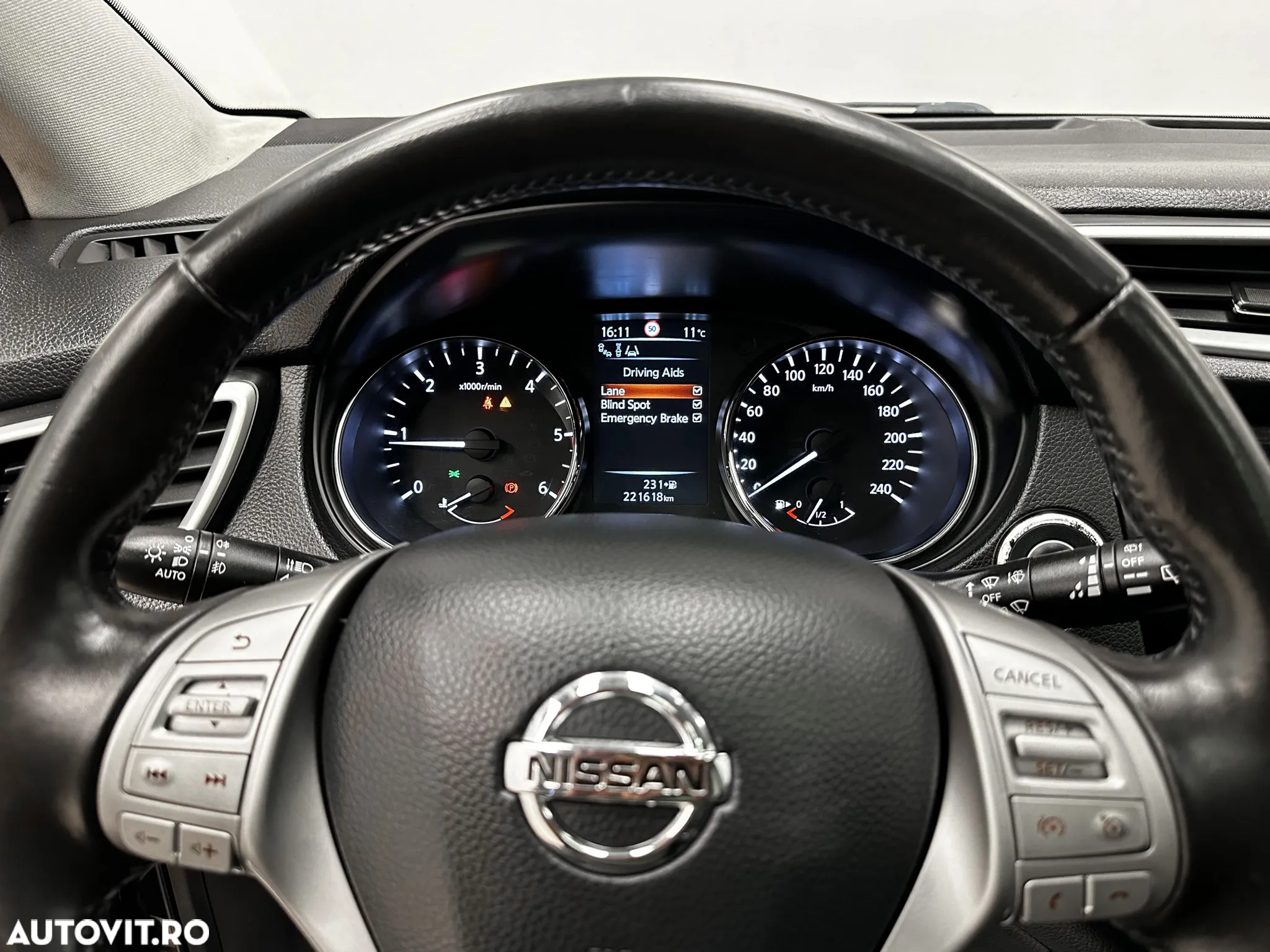 Nissan Qashqai 1.6 DCI Start/Stop Tekna - 28