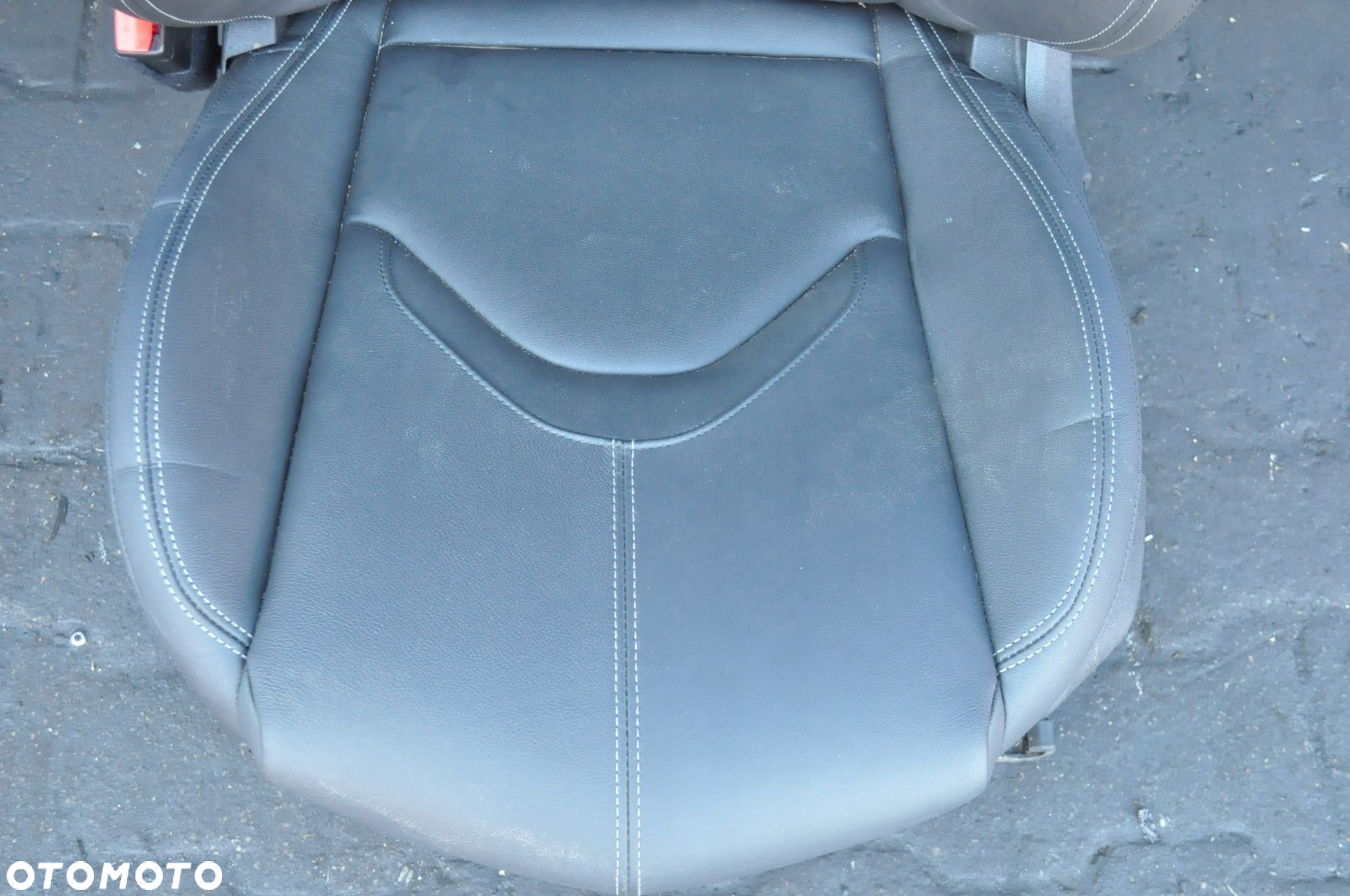 TOYOTA SUPRA MK5 GR PRZEKŁADKA WNĘTRZA FOTELE KANAPA BOCZKI SKÓRA 23R - 3