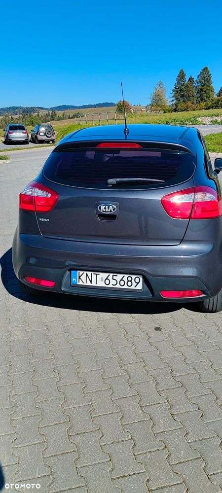 Kia Rio - 4