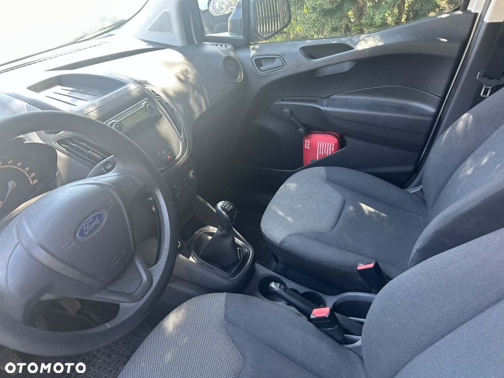 Ford Courier - 18