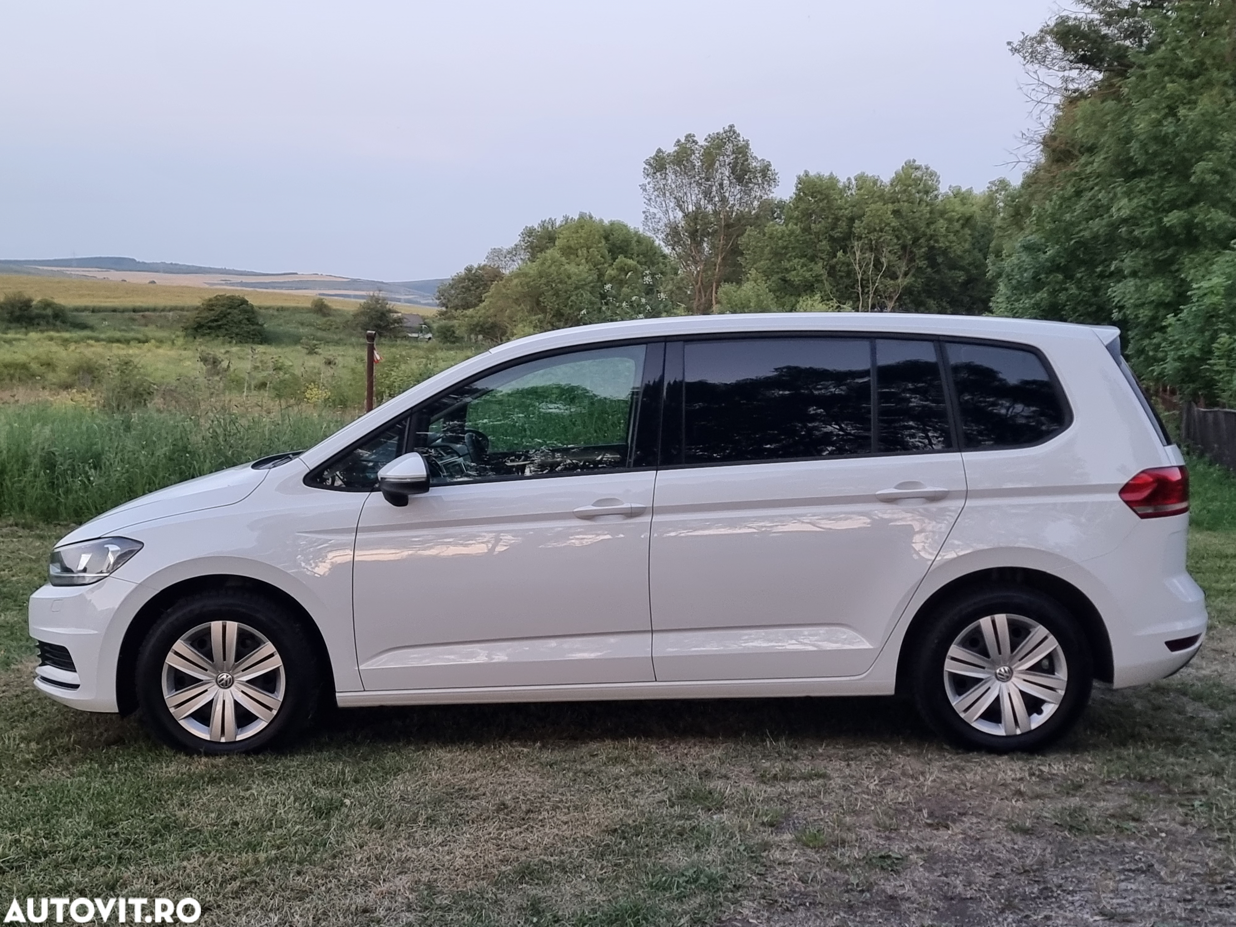 Volkswagen Touran 1.6 TDI Trendline - 10