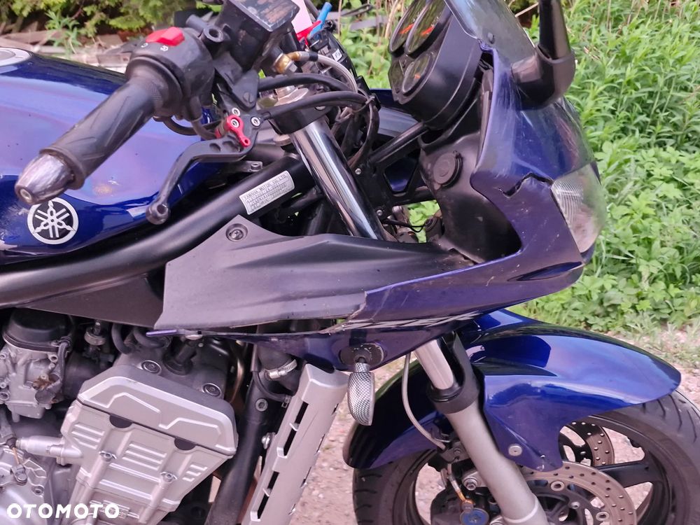 Yamaha FZS - 6