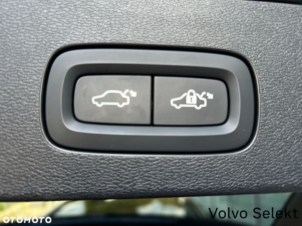 Volvo V60 B5 B AWD R-Design - 24