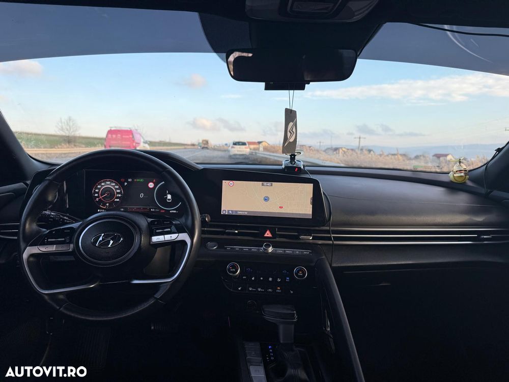 Hyundai Elantra 1.6 l 123 CP CVT Exclusive Navi - 21
