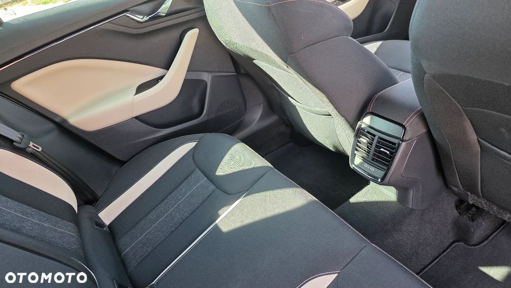 Skoda Kamiq 1.5 TSI Style DSG - 8