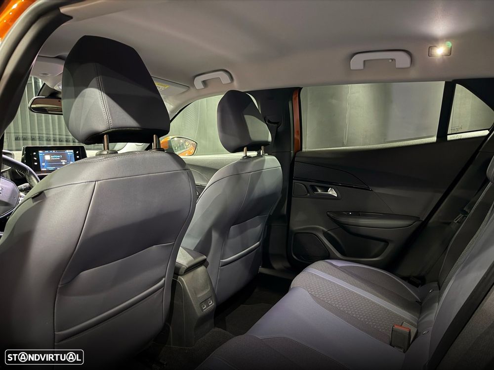 Peugeot 2008 1.2 PureTech Allure Pack - 30