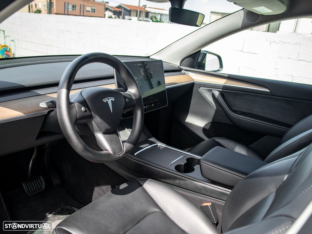 Tesla Model Y Long Range Tração Integral - 17