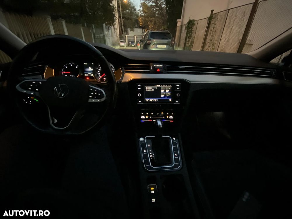 Volkswagen Passat 2.0 TDI DSG Highline - 9