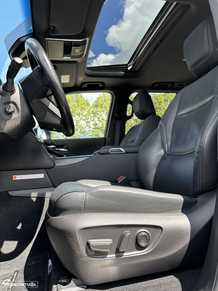 Toyota Land Cruiser 300 70th Anniversary - 34