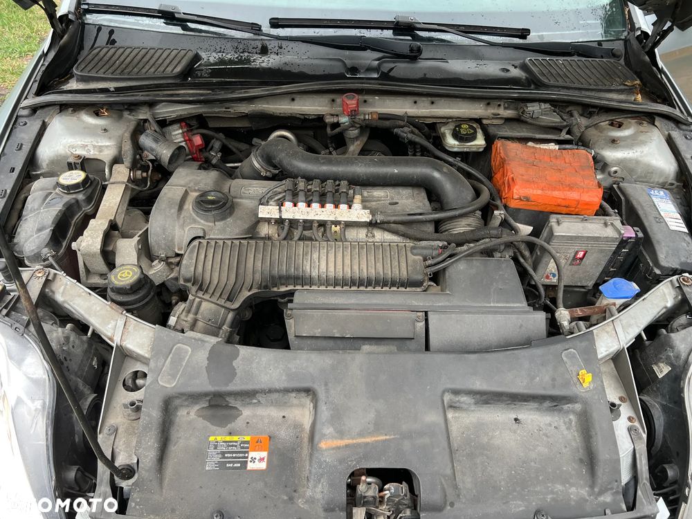 Ford Mondeo 2.5 Ghia - 26