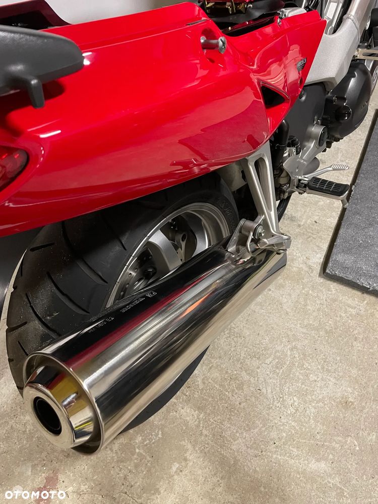 Honda VFR - 9