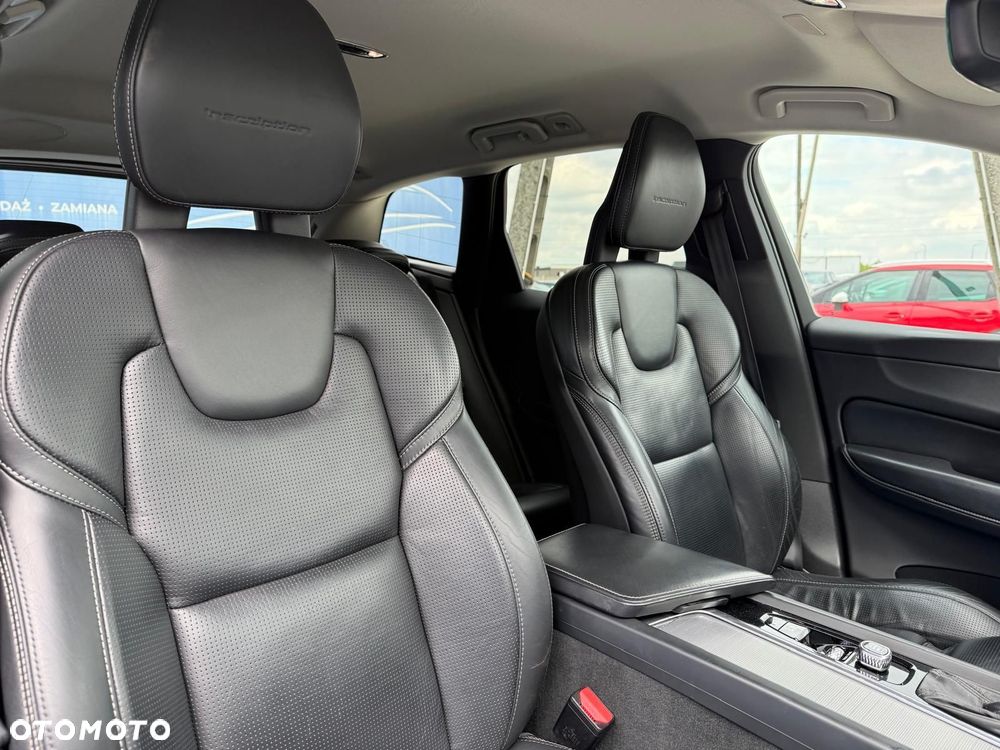 Volvo XC 60 D5 SCR AWD Inscription - 16