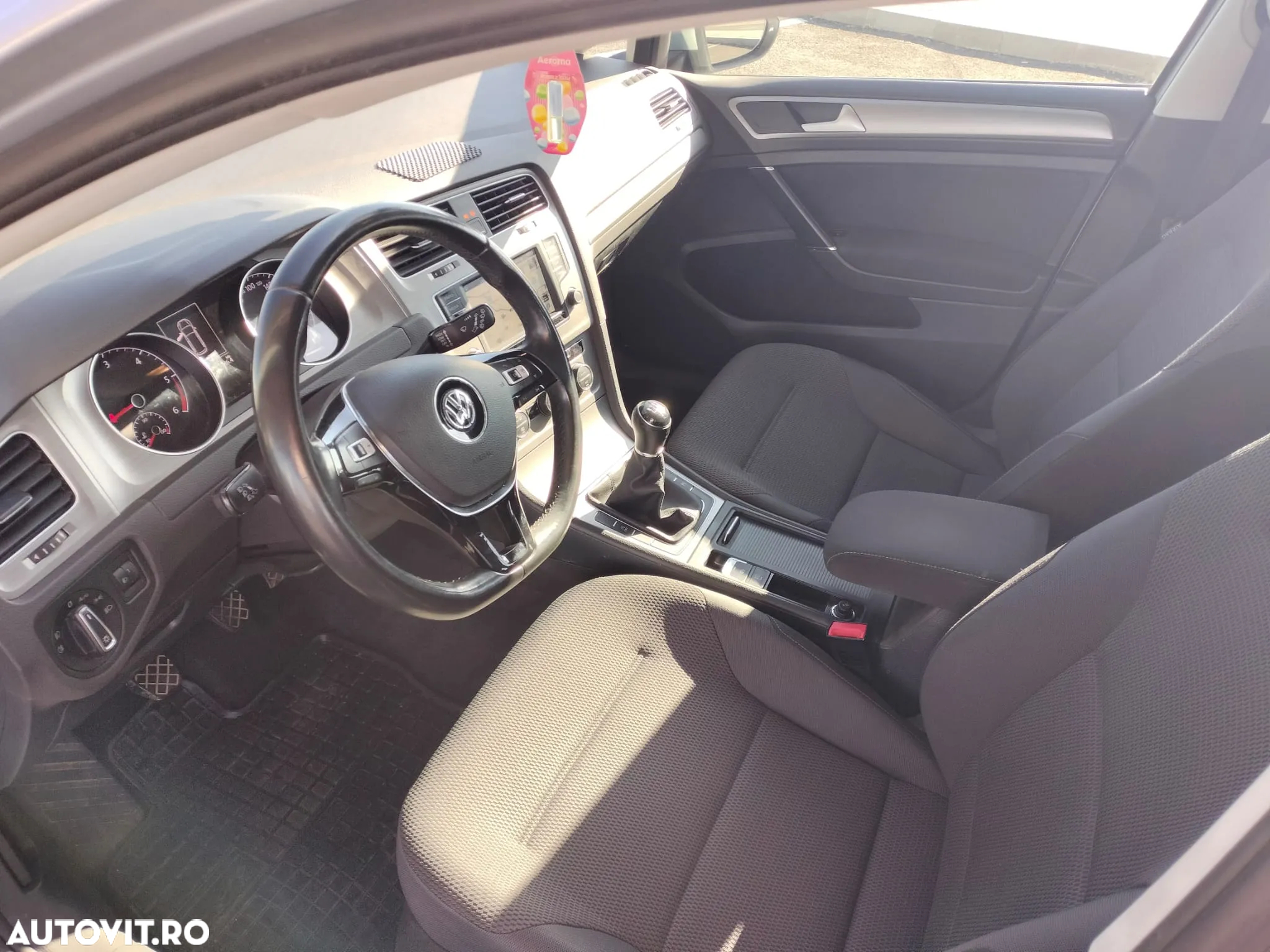Volkswagen Golf 1.6 TDI BlueMotion Technology Comfortline - 6