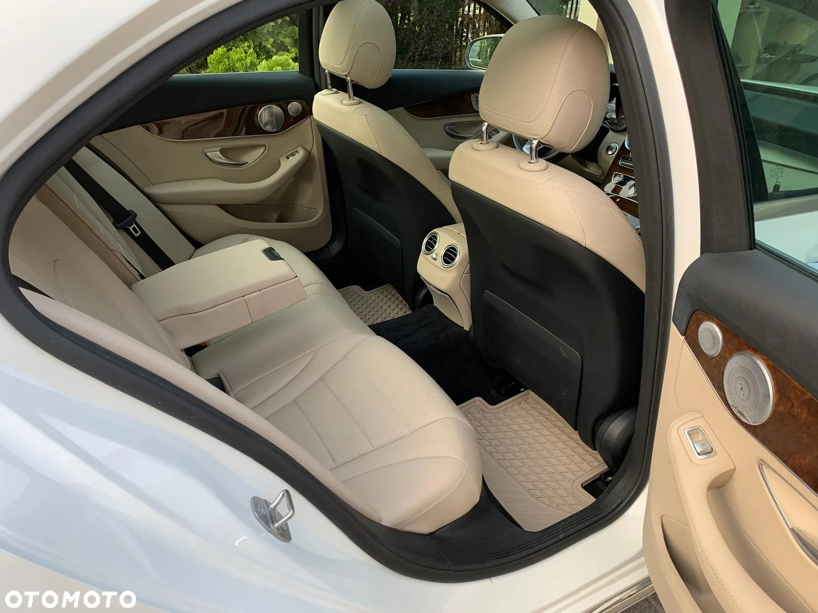 Mercedes-Benz Klasa C 300 7G-TRONIC - 23