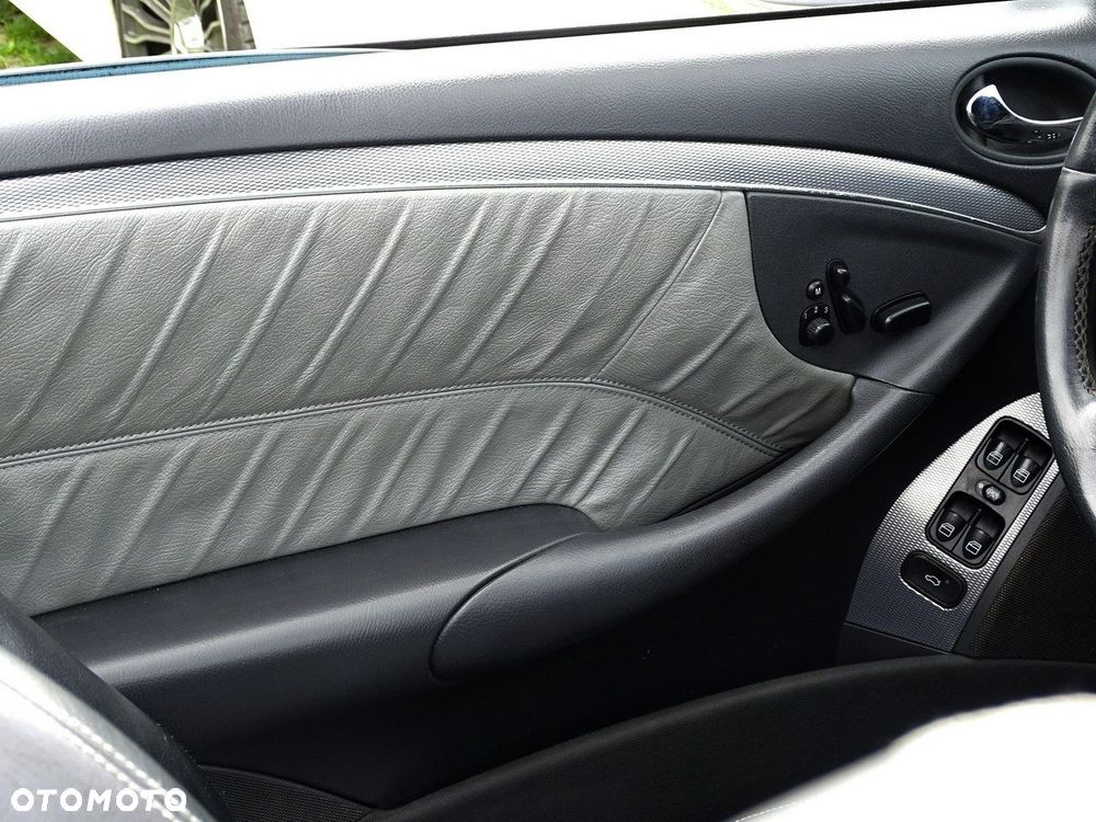 Mercedes-Benz CLK - 27