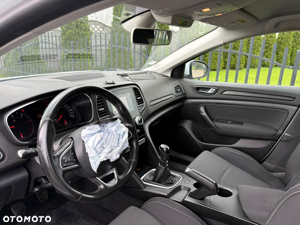 Renault Megane 1.5 Blue dCi Zen - 11