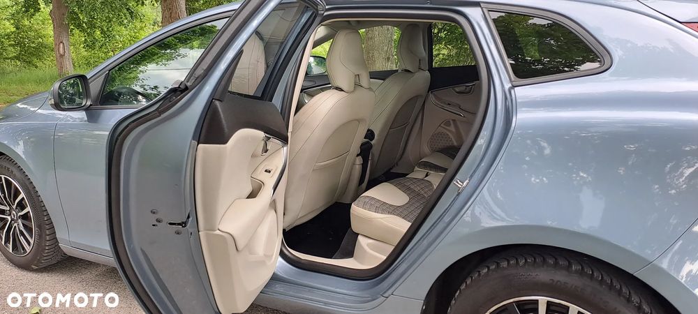 Volvo V40 T3 Geartronic Momentum - 18