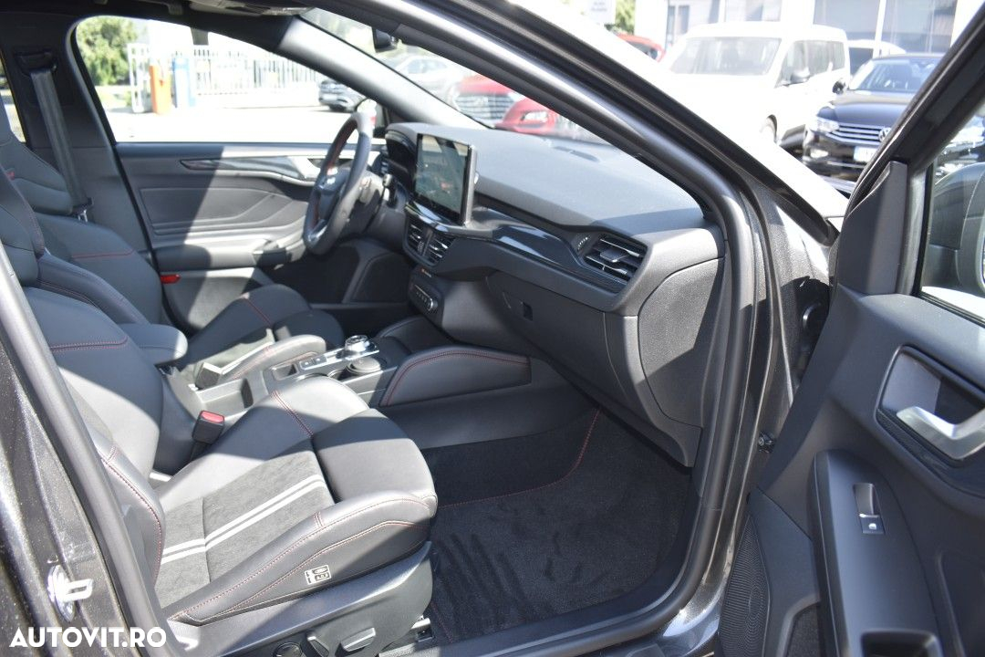 Ford Focus 2.3 Ecoboost ST X - 20