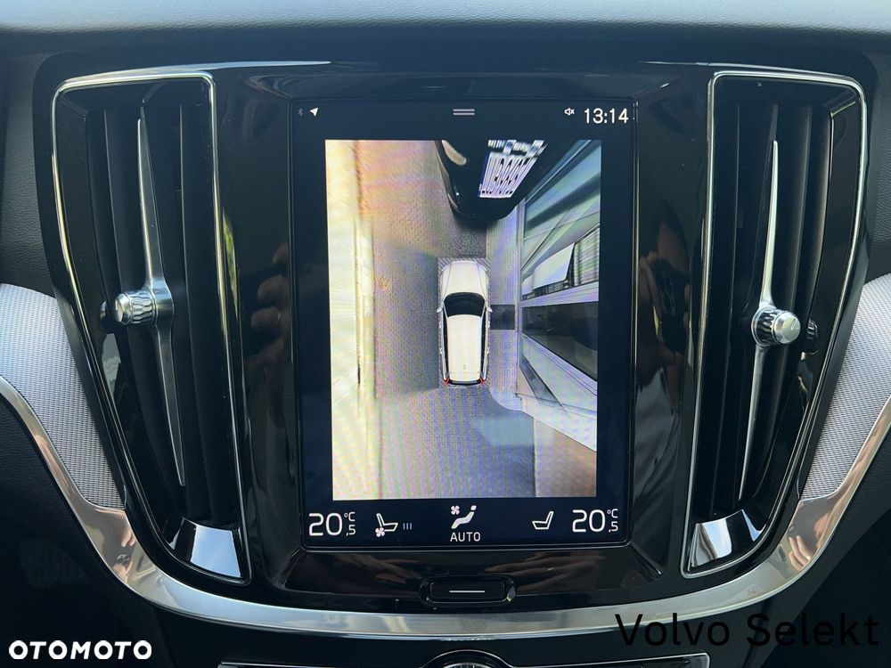 Volvo V60 Cross Country - 11