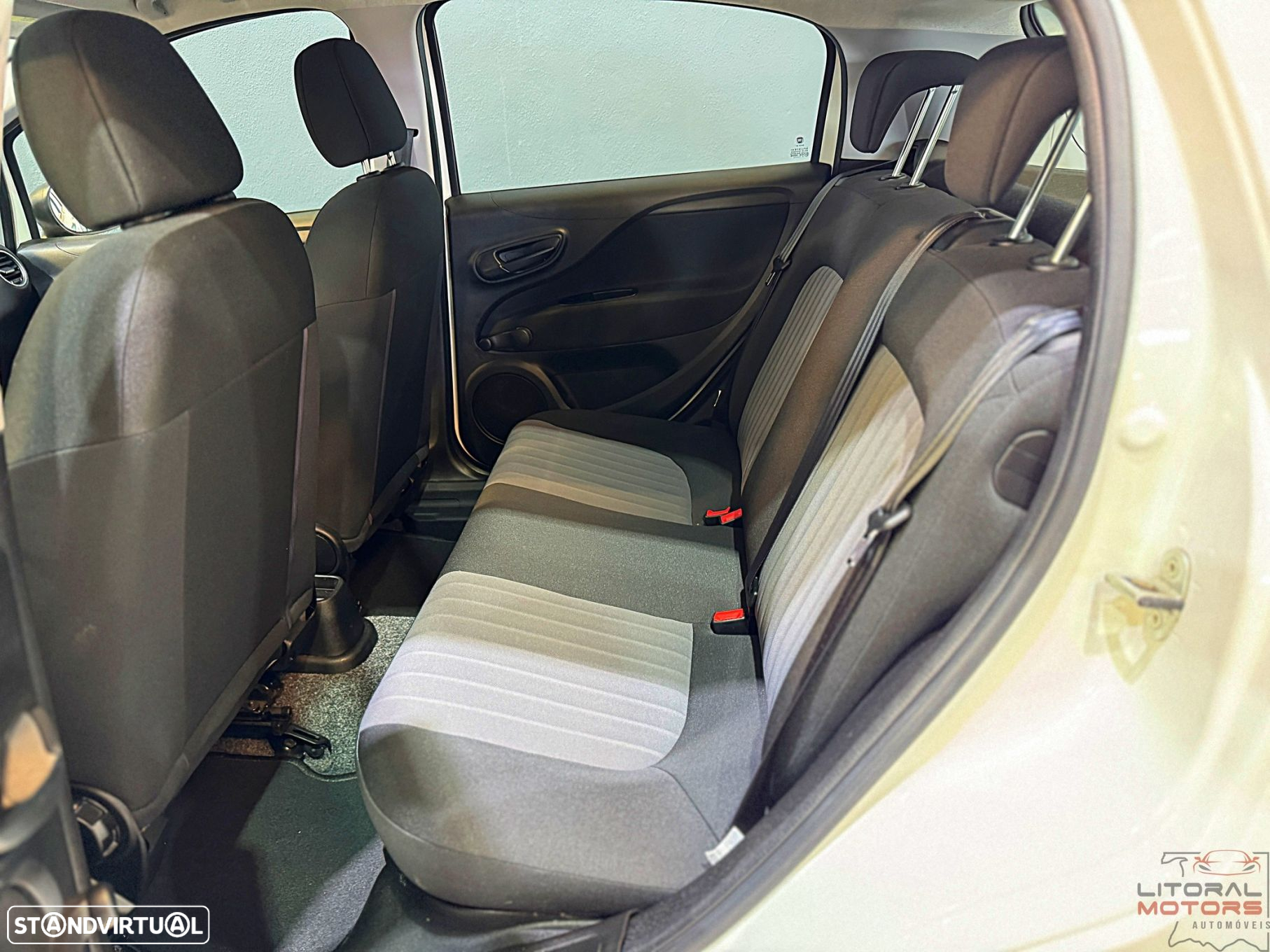 Fiat Punto 1.2 Lounge S&S - 16